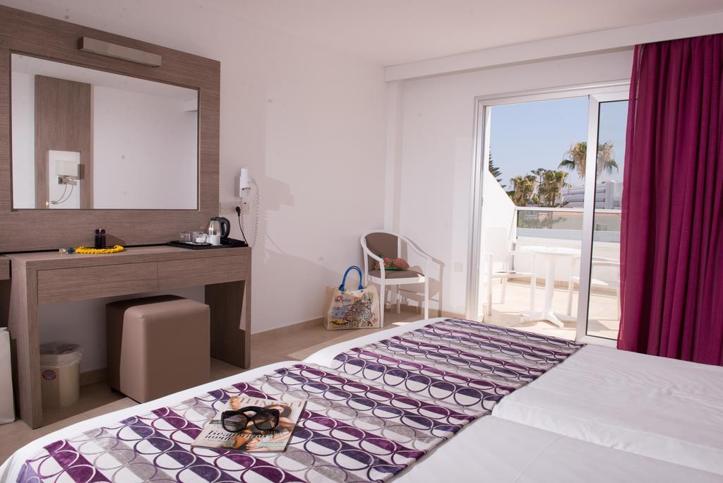 New Famagusta Hotel & Suites Ayia Napa Exterior foto
